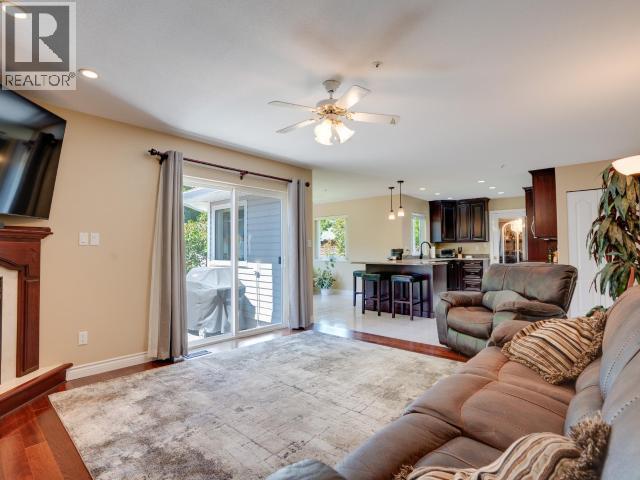 3419 Ontario Ave, Powell River, BC - Indoor Photo Showing Living Room With Fireplace