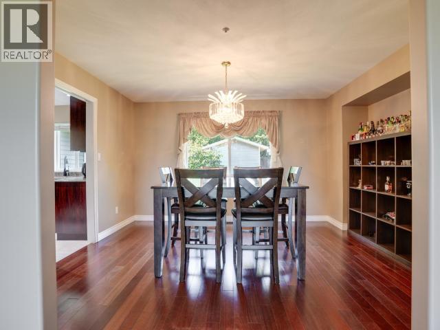 3419 Ontario Ave, Powell River, BC - Indoor Photo Showing Dining Room