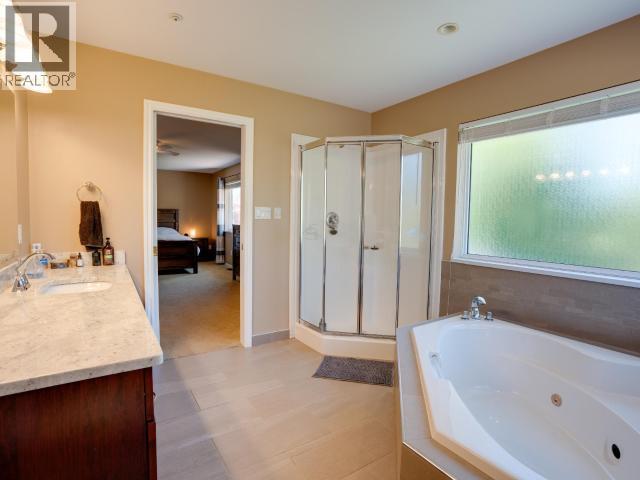 3419 Ontario Ave, Powell River, BC - Indoor Photo Showing Bathroom