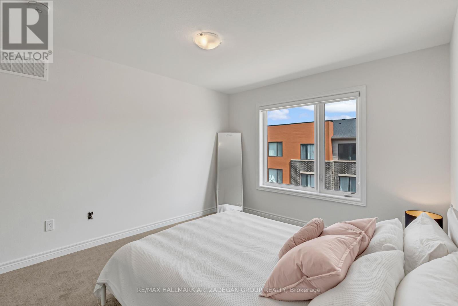 61 Dryden Lane, Hamilton, ON - Indoor Photo Showing Bedroom