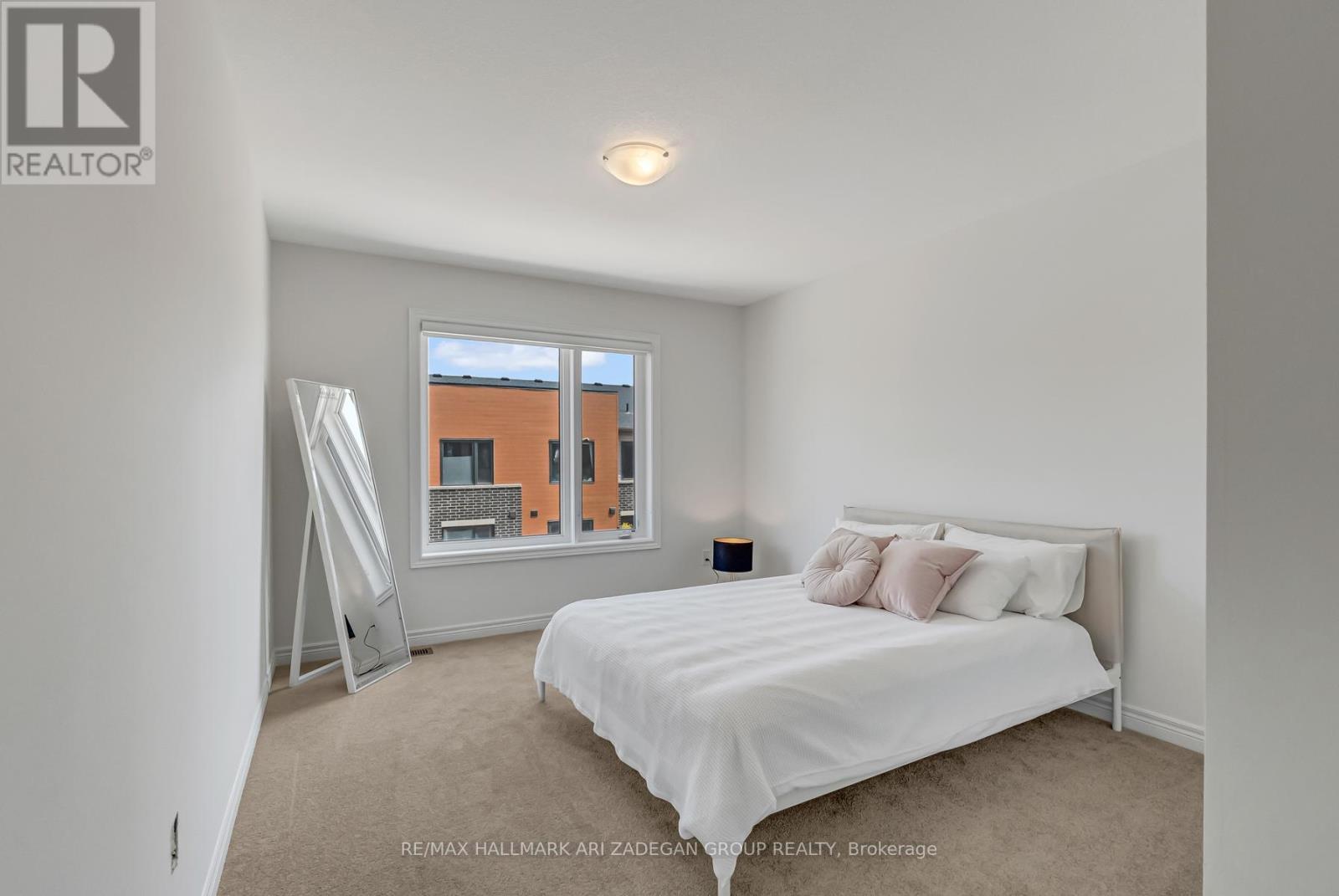 61 Dryden Lane, Hamilton, ON - Indoor Photo Showing Bedroom