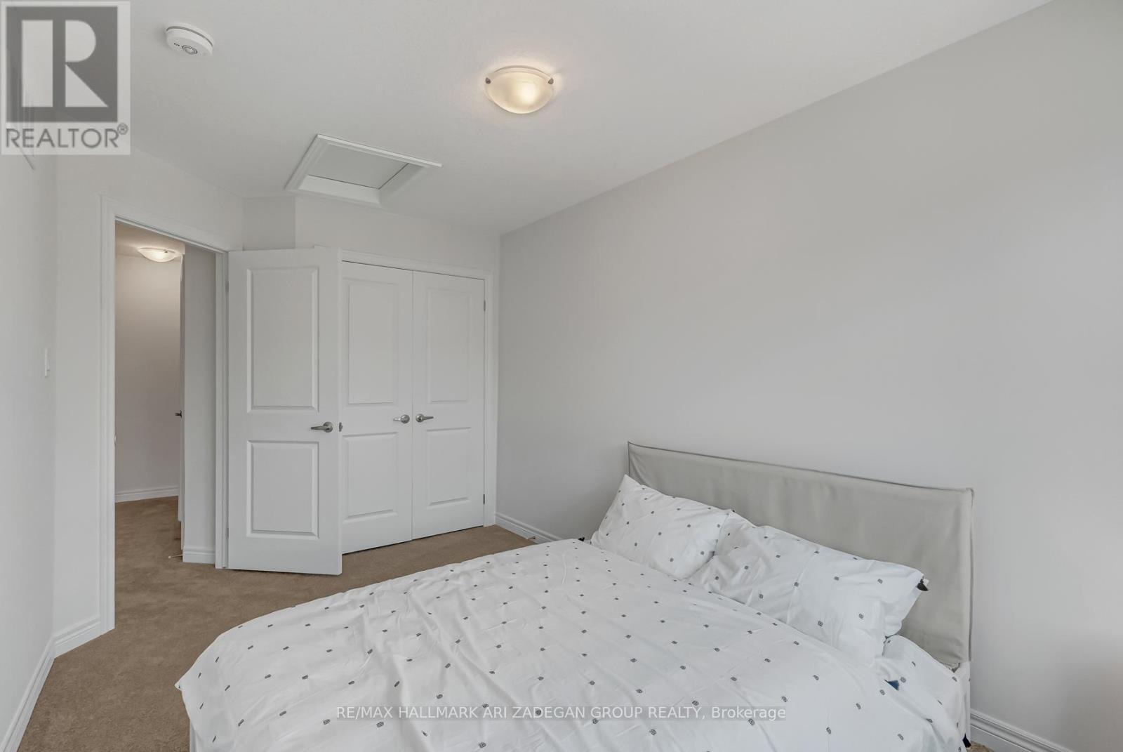 61 Dryden Lane, Hamilton, ON - Indoor Photo Showing Bedroom