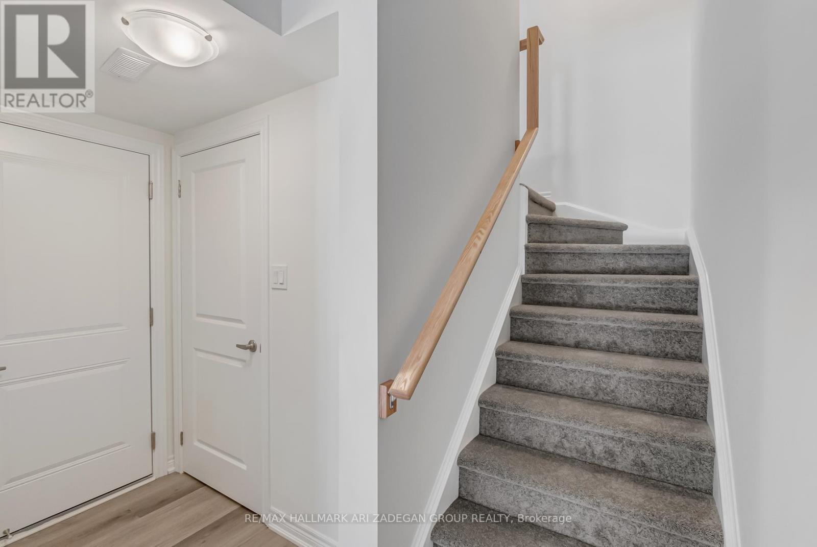 61 Dryden Lane, Hamilton, ON - Indoor Photo Showing Other Room