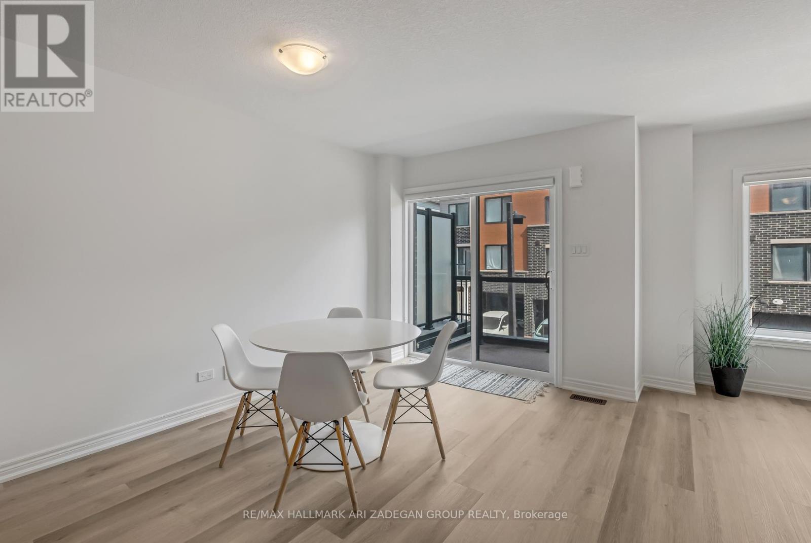 61 Dryden Lane, Hamilton, ON - Indoor Photo Showing Dining Room