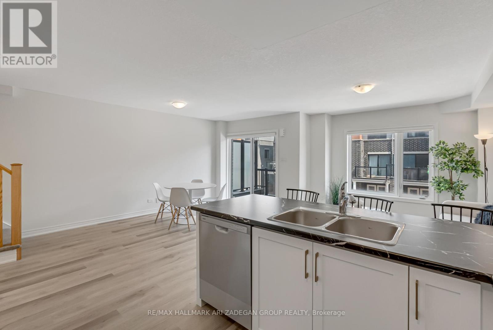 61 Dryden Lane, Hamilton, ON - Indoor Photo Showing Kitchen With Double Sink
