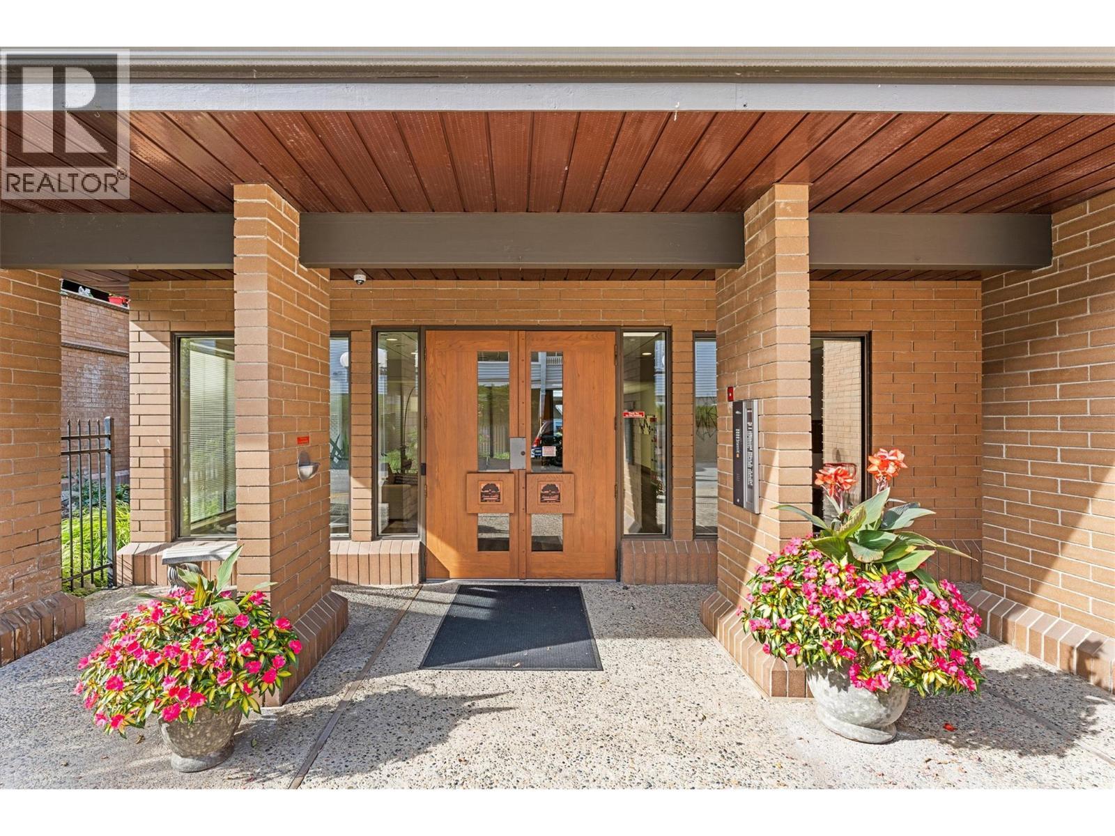 539 Sutherland Avenue Unit# 106, Kelowna, BC - Outdoor With Deck Patio Veranda With Exterior