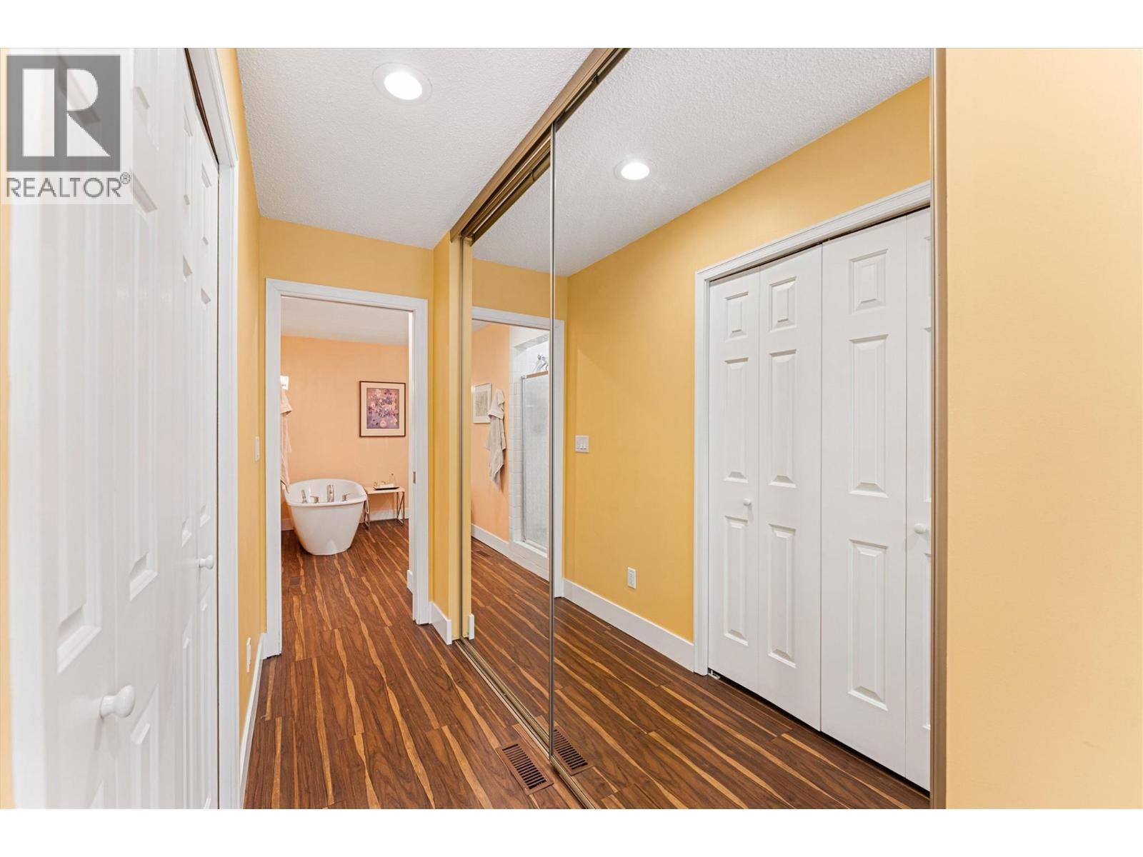 539 Sutherland Avenue Unit# 106, Kelowna, BC - Indoor Photo Showing Bathroom