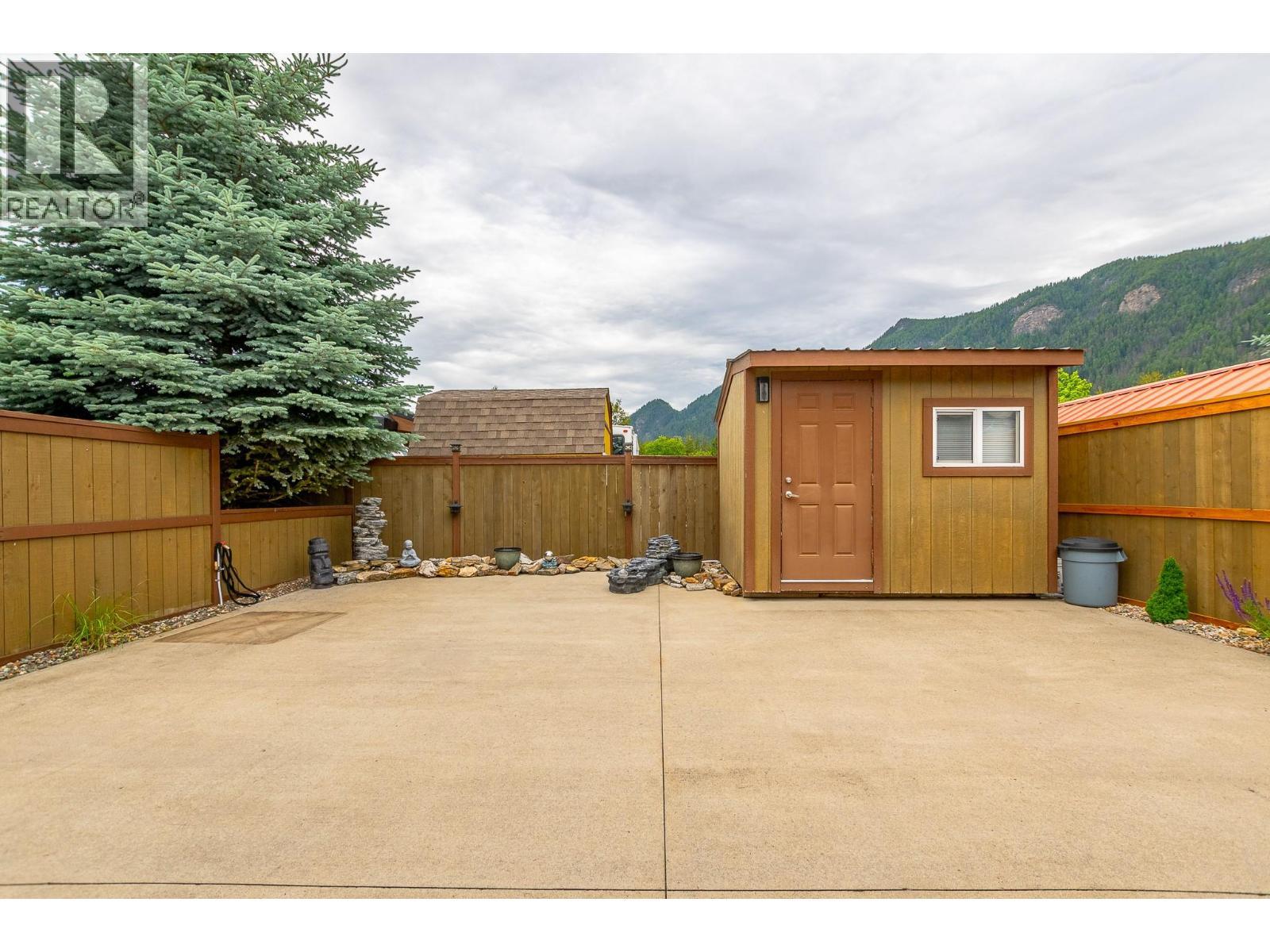 1383 Silver Sands Road Unit# 109, Sicamous, BC