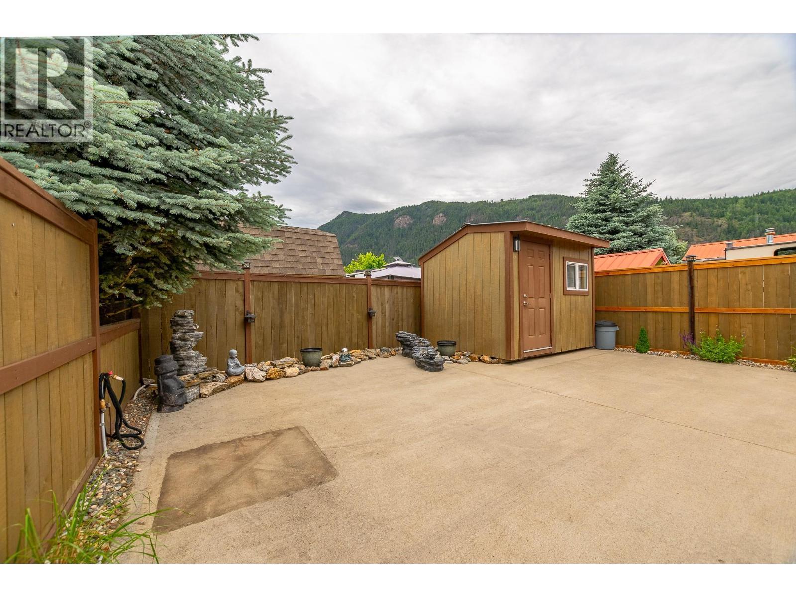 1383 Silver Sands Road Unit# 109, Sicamous, BC