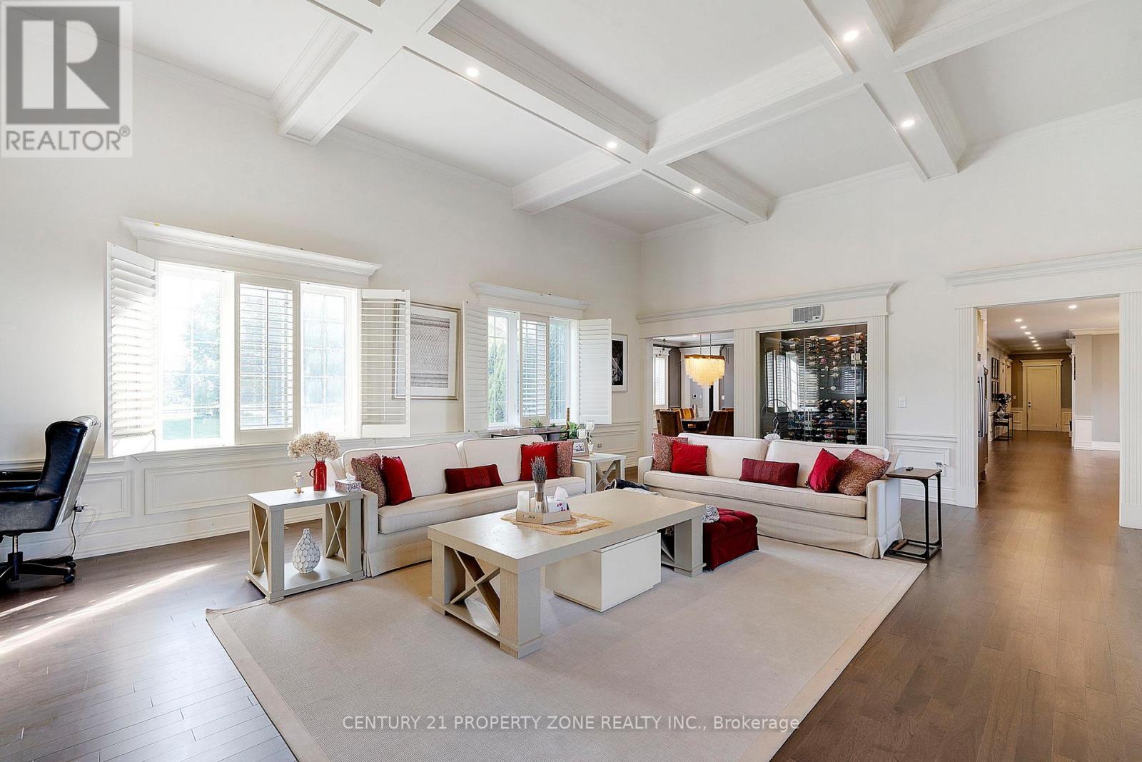6195 Milburough Line, Burlington, ON - Indoor Photo Showing Living Room