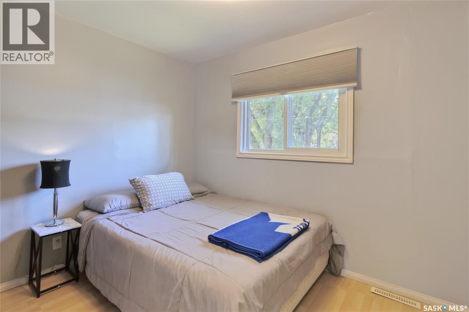 606 6Th Street W, Chaplin, SK - Indoor Photo Showing Bedroom
