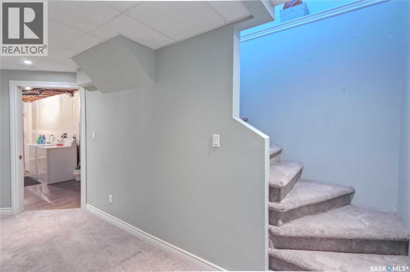606 6Th Street W, Chaplin, SK - Indoor