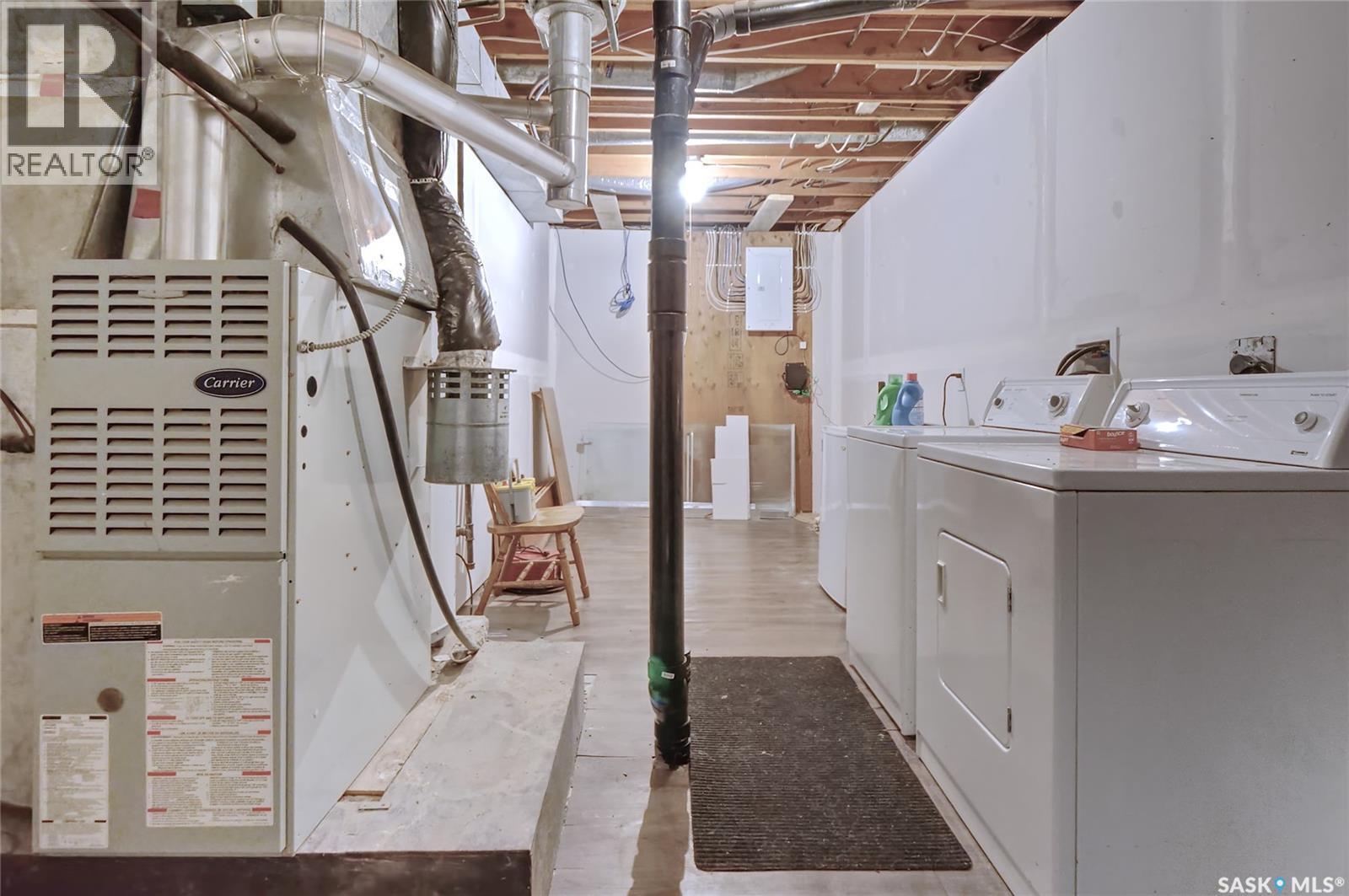 606 6Th Street W, Chaplin, SK - Indoor Photo Showing Basement