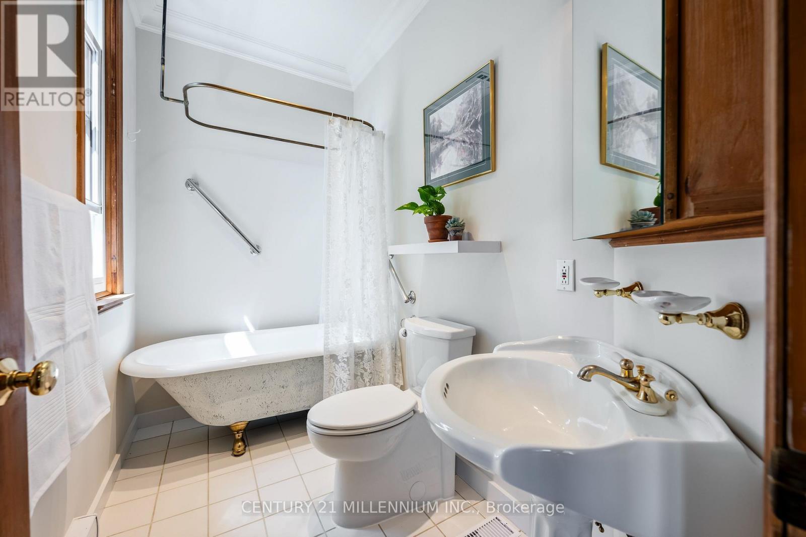793004 3Rd Line Ehs Line, Mono, ON - Indoor Photo Showing Bathroom