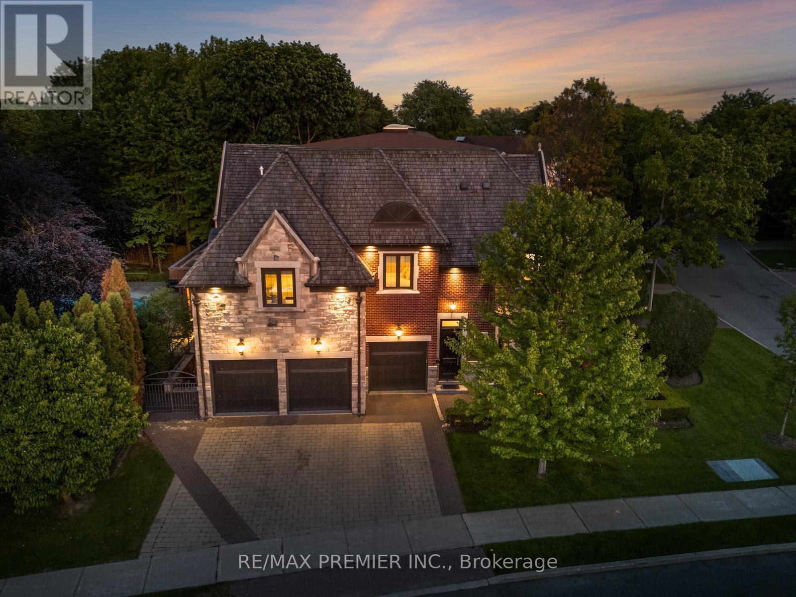 35 Normandale Crescent, Toronto, ON - Outdoor