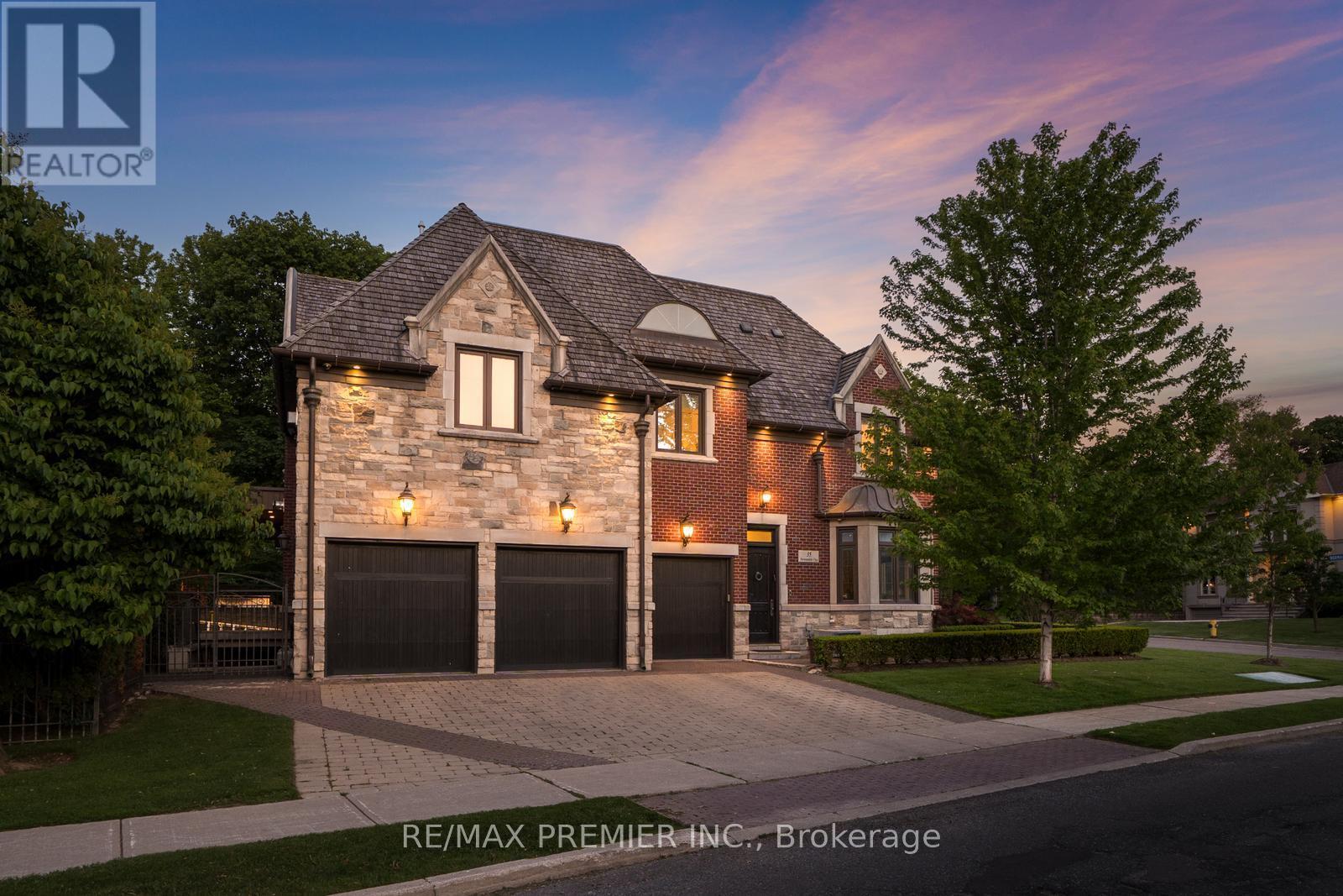 35 Normandale Crescent, Toronto, ON - Outdoor