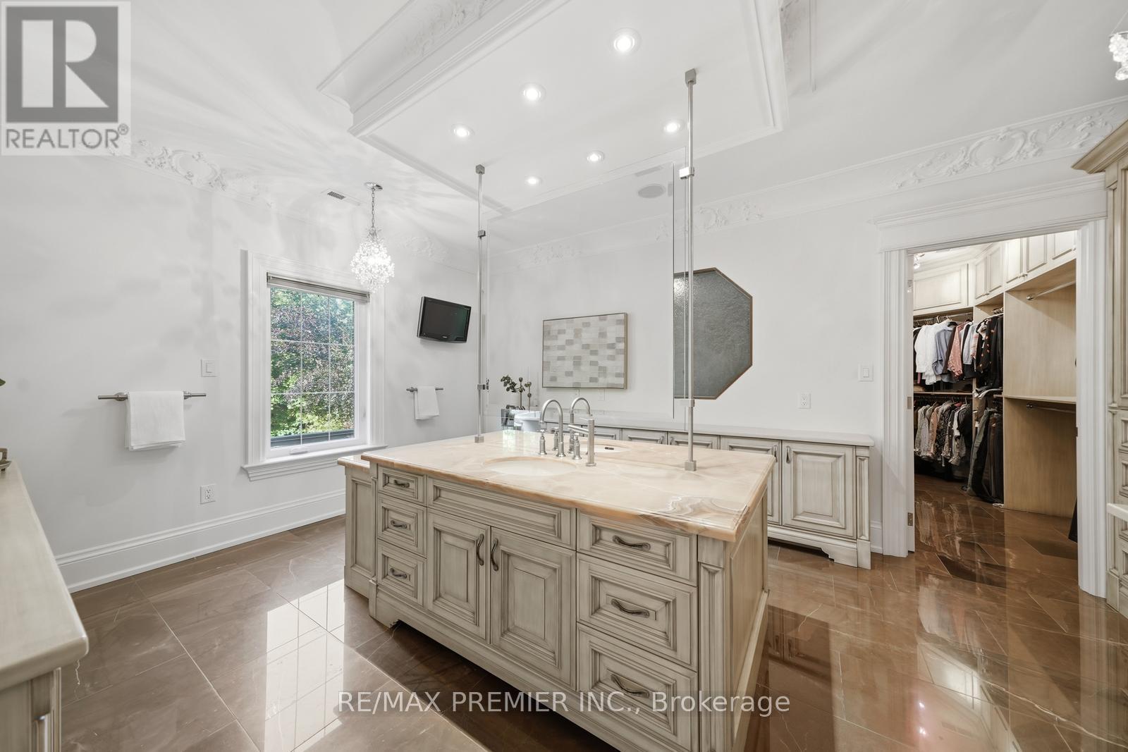 35 Normandale Crescent, Toronto, ON - Indoor