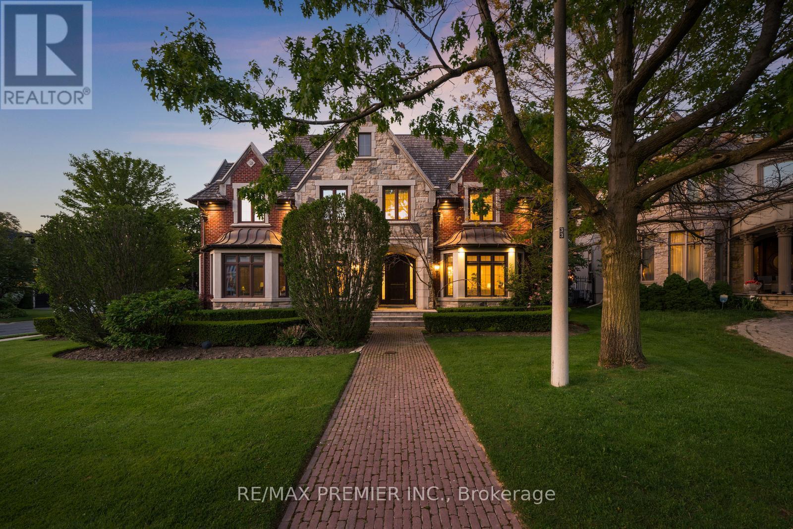 35 Normandale Crescent, Toronto, ON - Outdoor