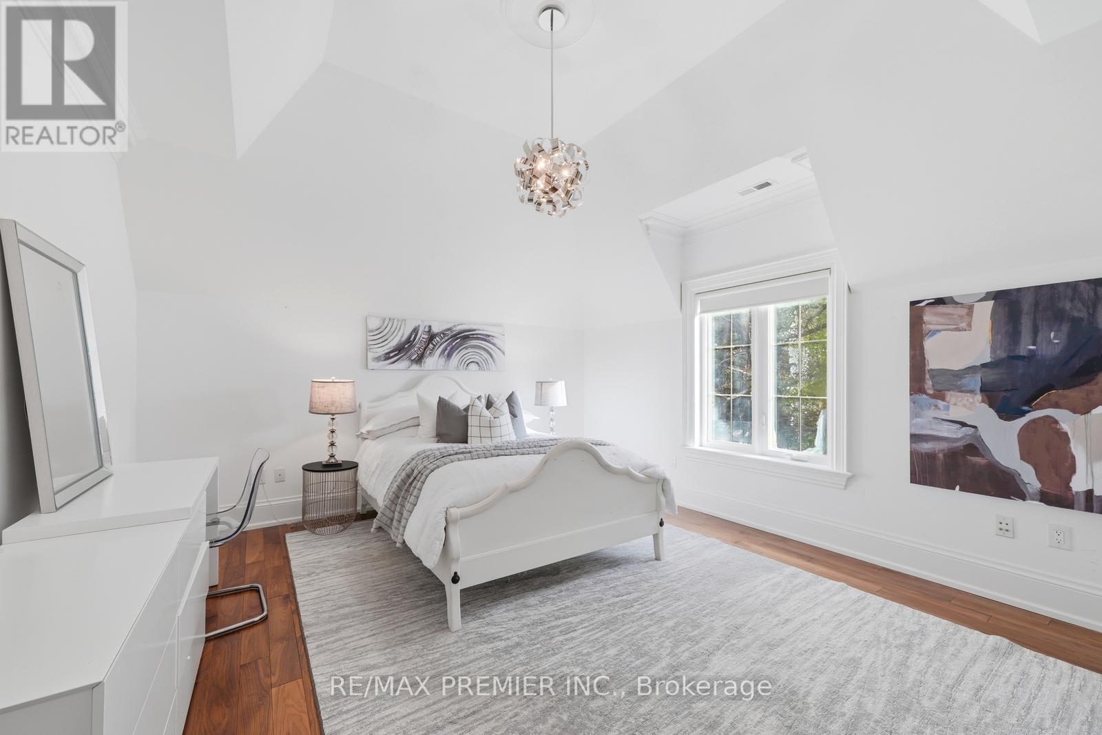 35 Normandale Crescent, Toronto, ON - Indoor Photo Showing Bedroom