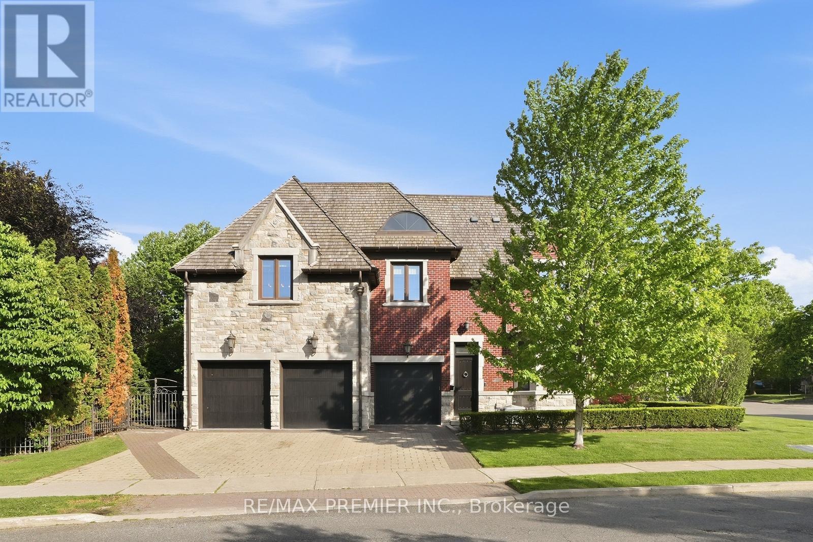 35 Normandale Crescent, Toronto, ON - Outdoor
