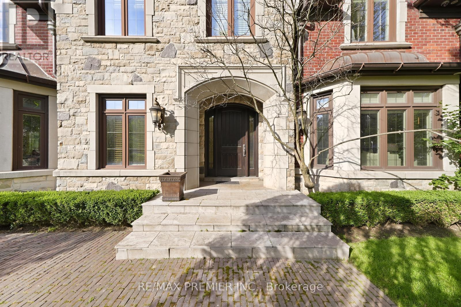 35 Normandale Crescent, Toronto, ON - Outdoor