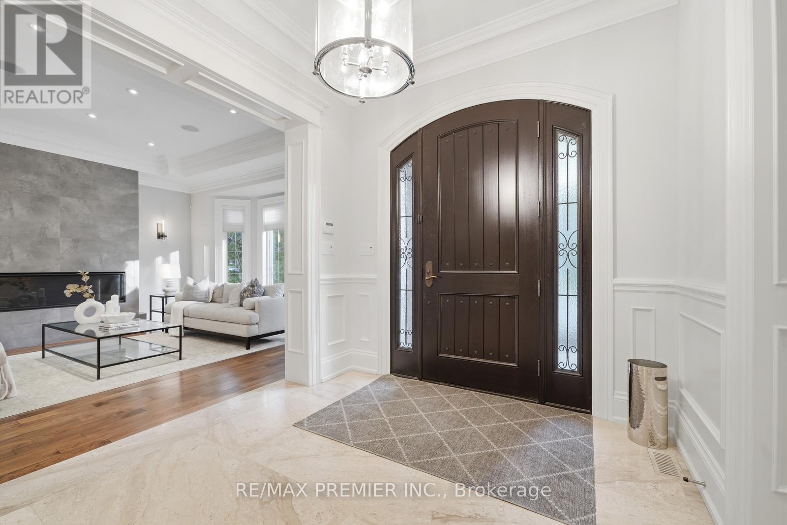 35 Normandale Crescent, Toronto, ON - Indoor