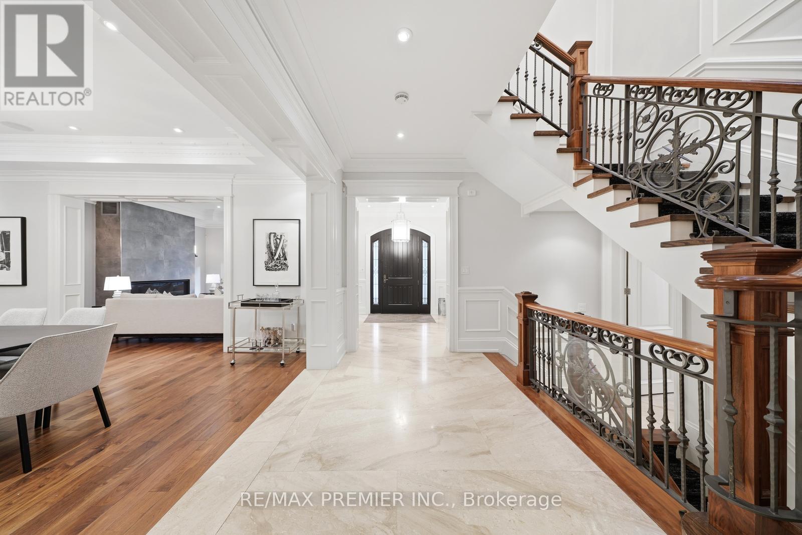 35 Normandale Crescent, Toronto, ON - Indoor Photo Showing Other Room