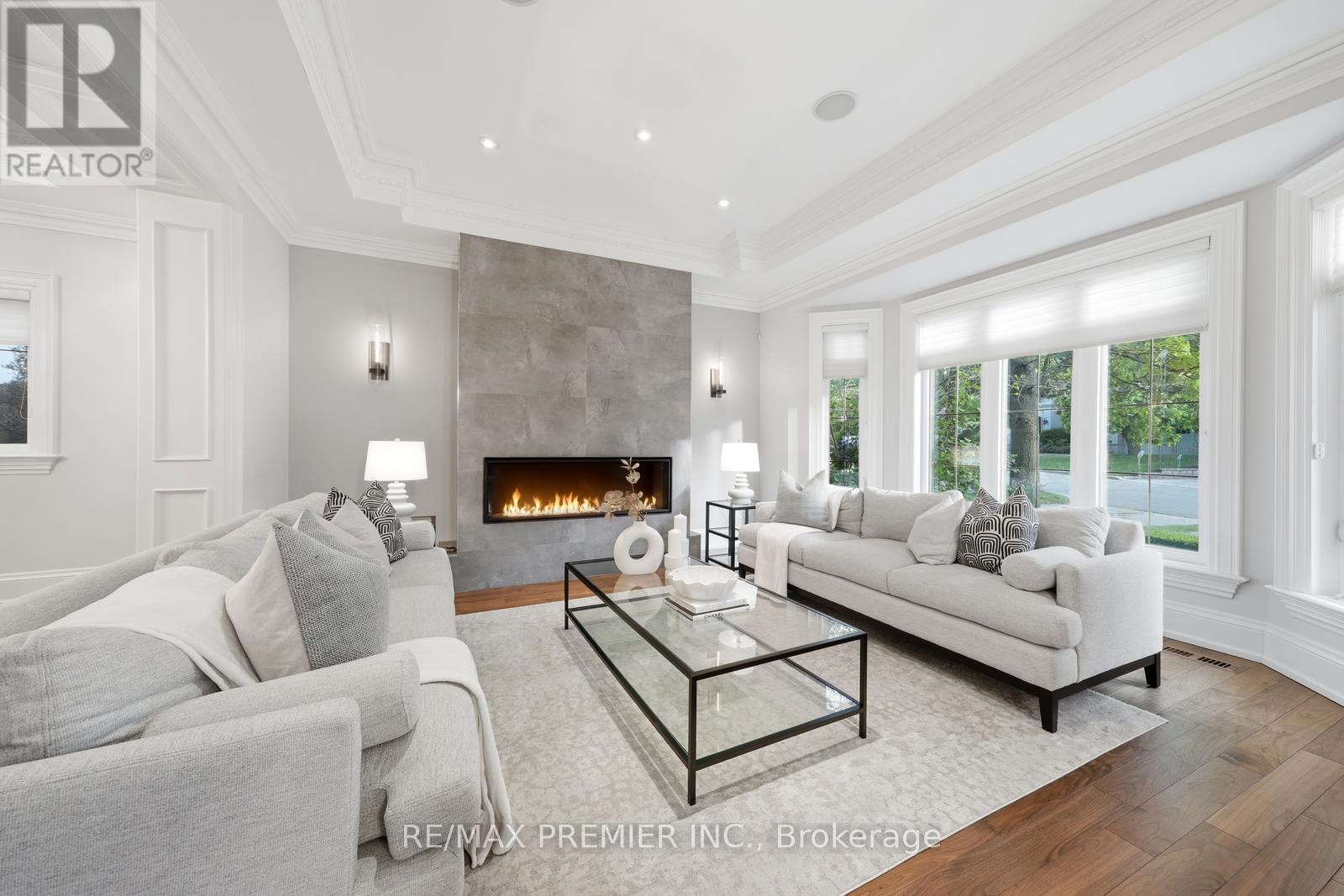 35 Normandale Crescent, Toronto, ON - Indoor Photo Showing Living Room With Fireplace