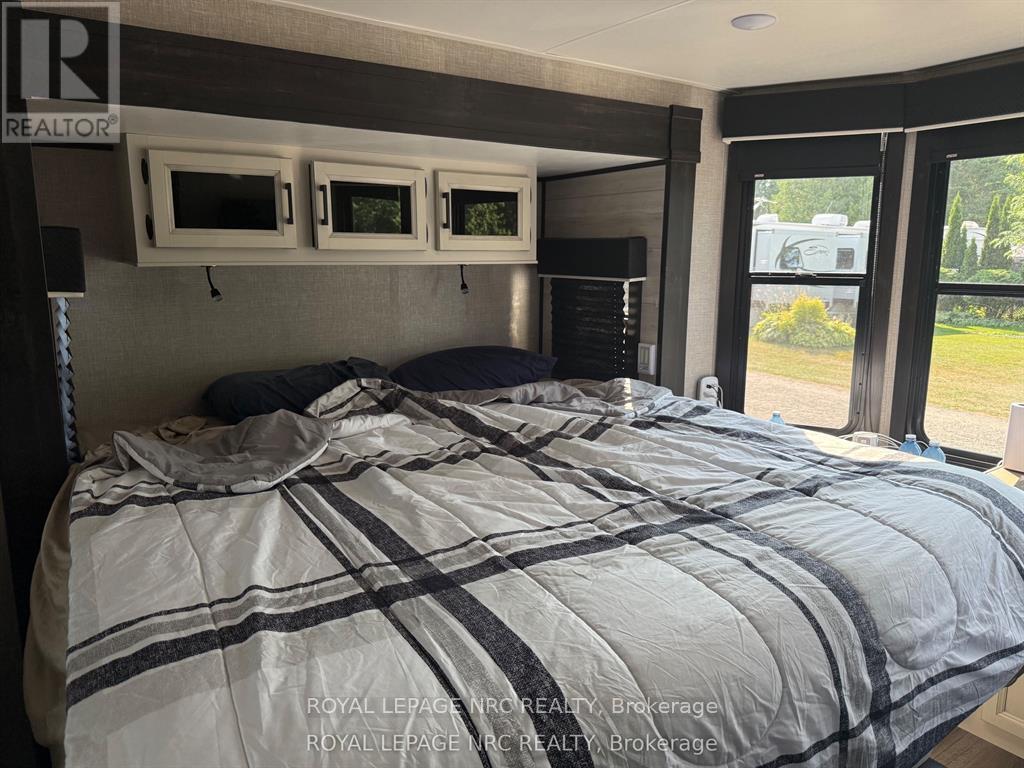 4 Dogwood Street, Otonabee-South Monaghan, ON - Indoor Photo Showing Bedroom