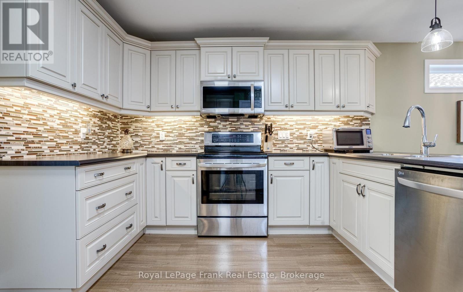 41 Cortland Way, Brighton, ON - Indoor Photo Showing Dining Room