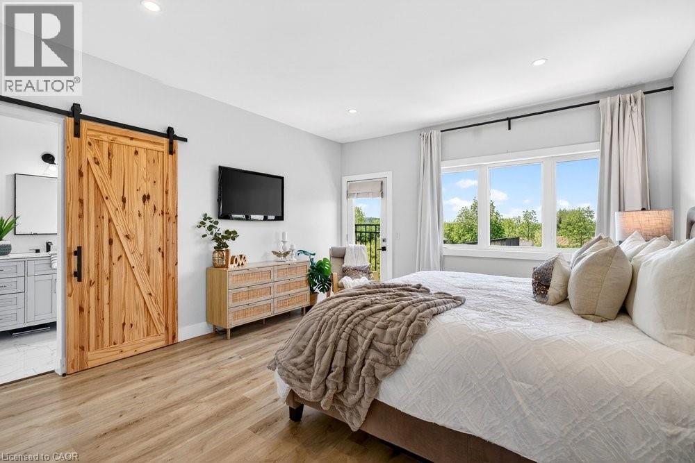 4286 Victoria Avenue, Vineland Station, ON - Indoor Photo Showing Bedroom