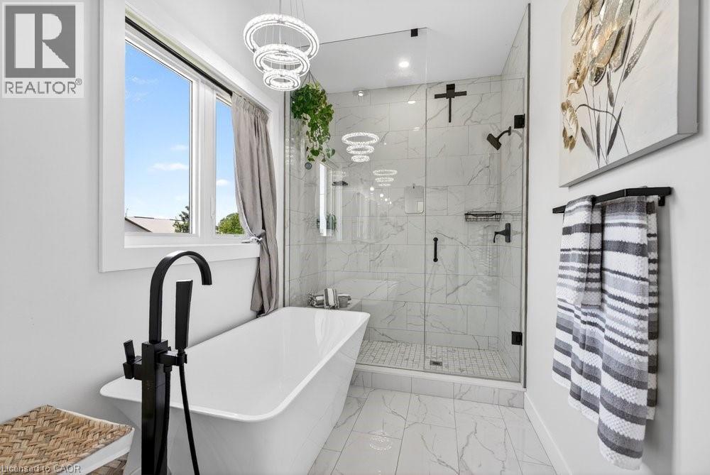 4286 Victoria Avenue, Vineland Station, ON - Indoor Photo Showing Bathroom