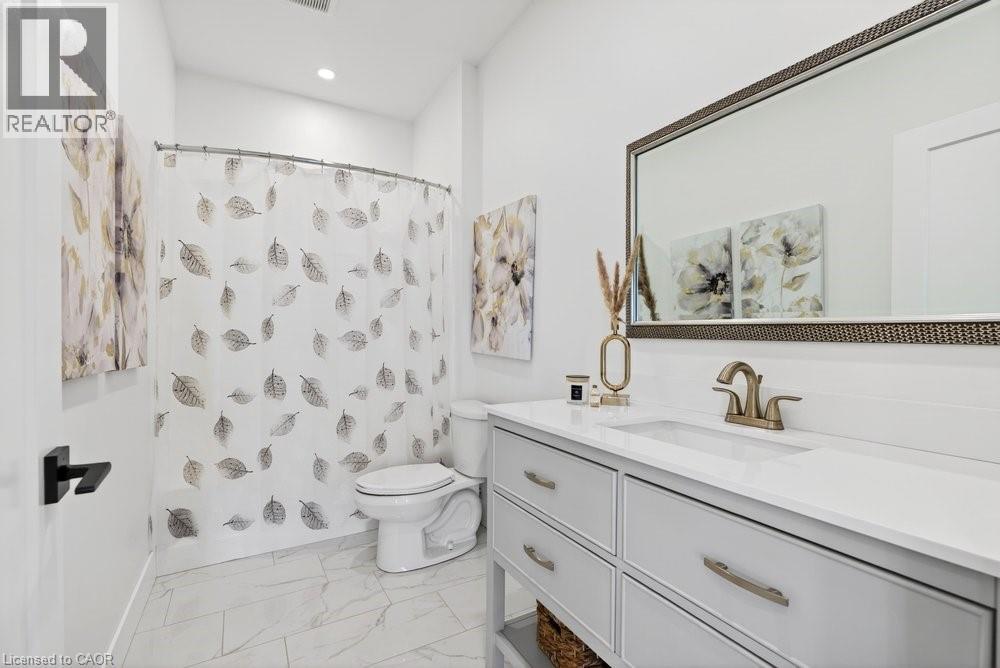 4286 Victoria Avenue, Vineland Station, ON - Indoor Photo Showing Bathroom