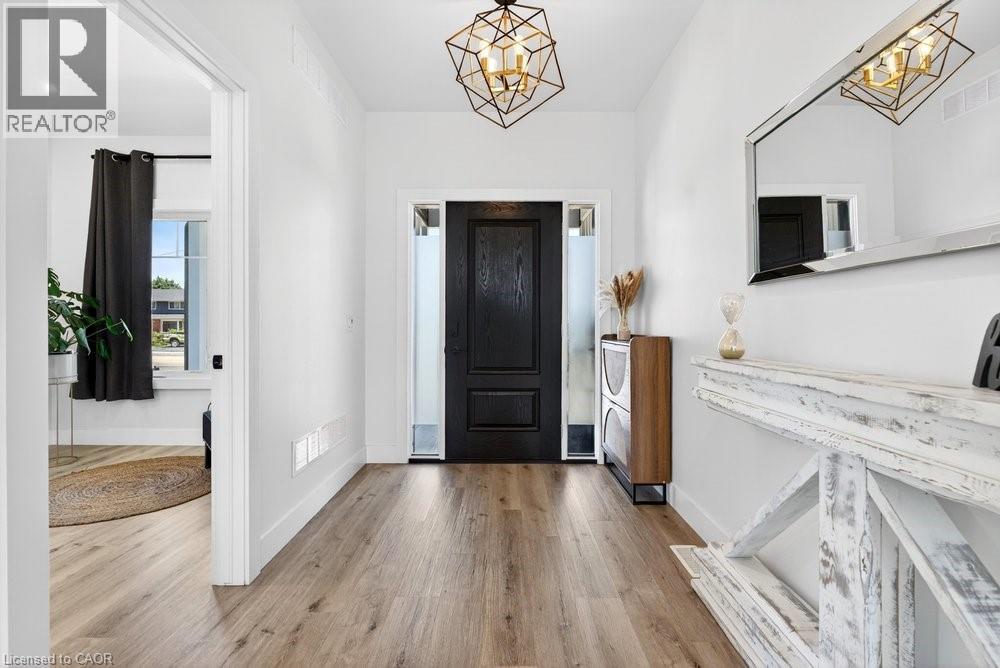 4286 Victoria Avenue, Vineland Station, ON - Indoor Photo Showing Other Room