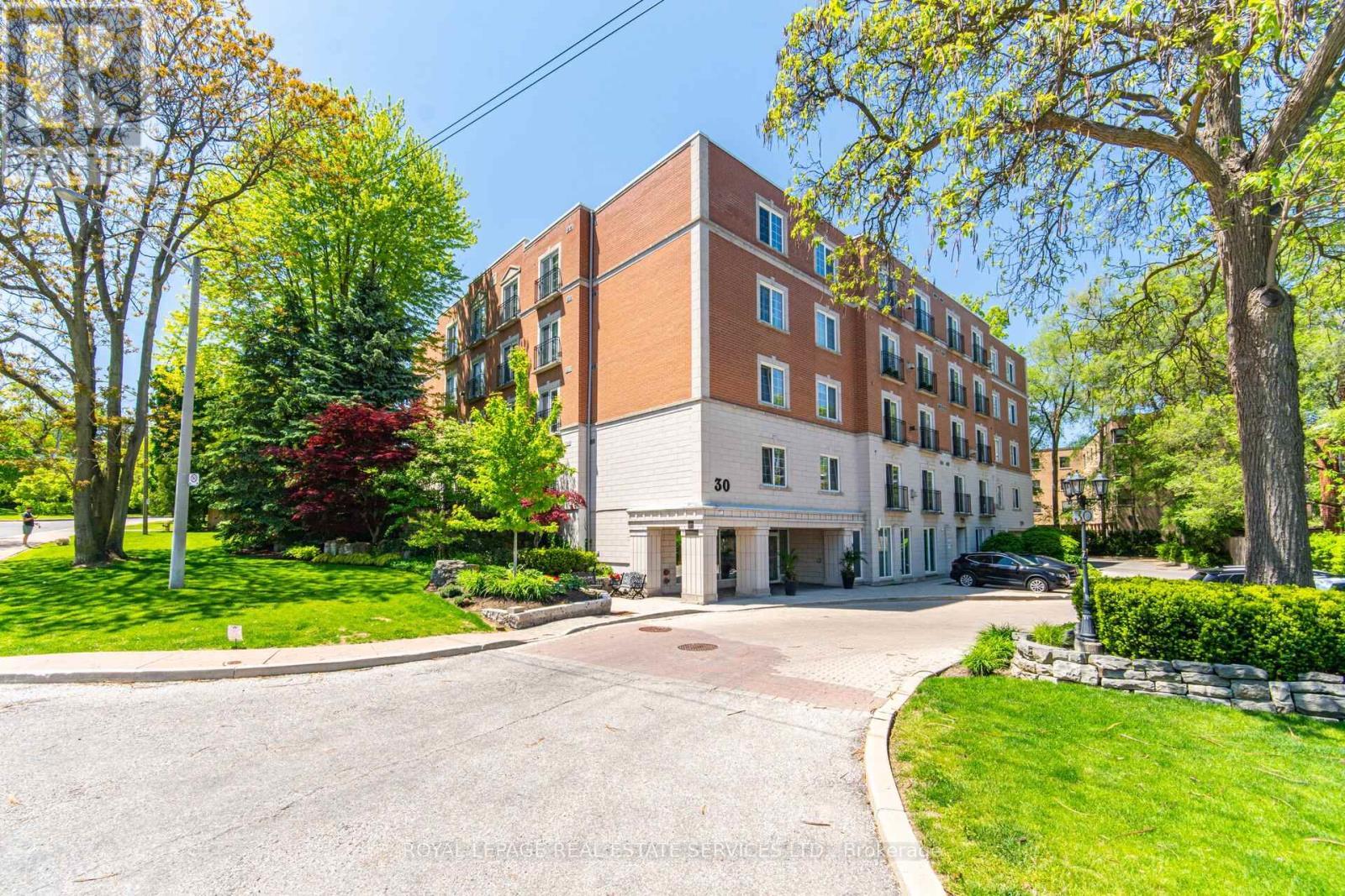 Ph403 - 30 Anglesey Boulevard, Toronto, ON - Outdoor With Facade