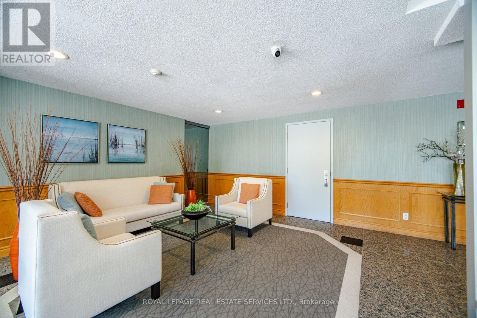 Ph403 - 30 Anglesey Boulevard, Toronto, ON - Indoor