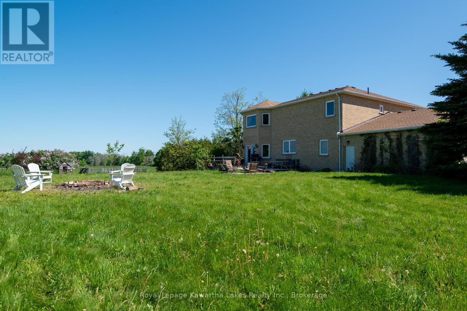 Back yard Fire pit - 2435 Elm Tree Road, Kawartha Lakes (Fenelon), ON