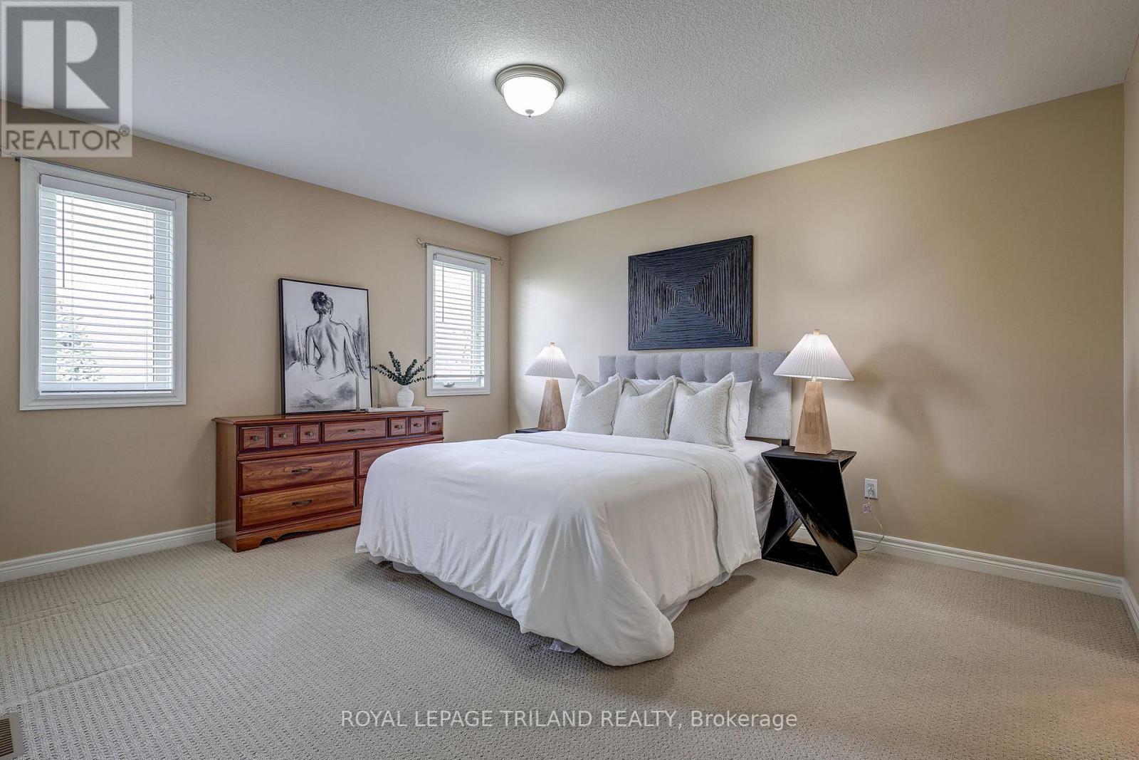 19 ORIOLE LANE, ST. THOMAS - PRIMARY - 19 Oriole Lane, St. Thomas, ON - Indoor Photo Showing Bedroom