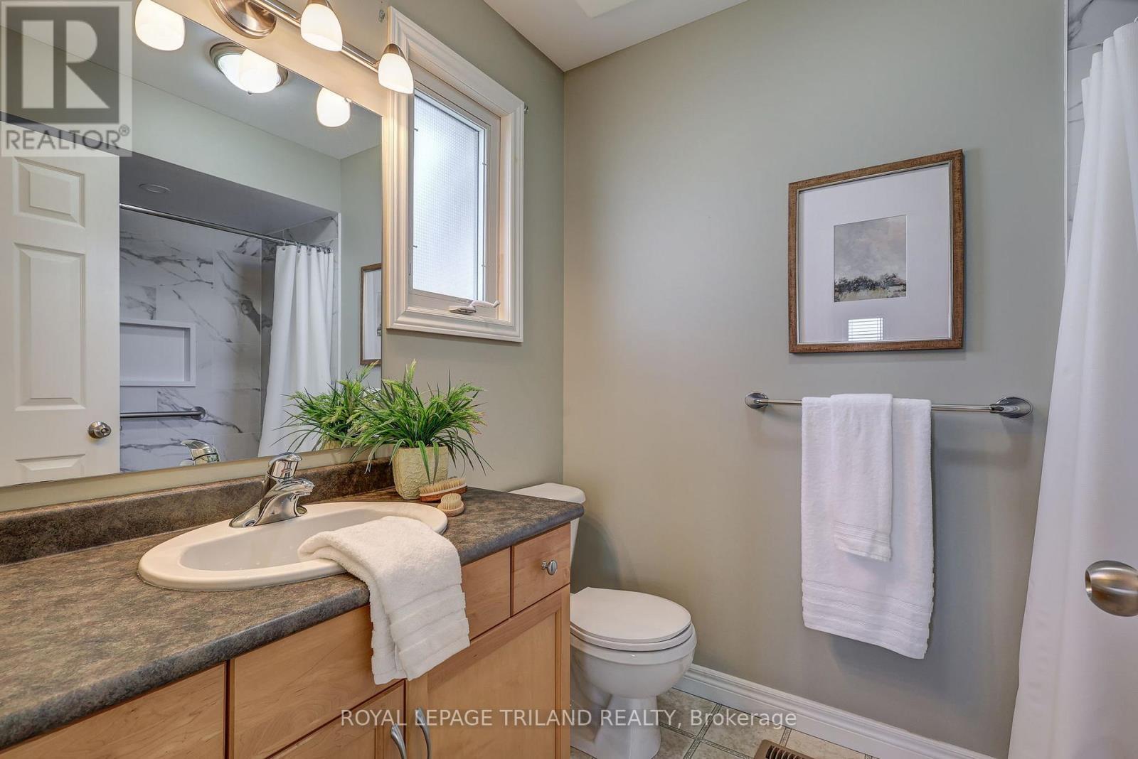 19 ORIOLE LANE, ST. THOMAS - ENSUITE - 19 Oriole Lane, St. Thomas, ON - Indoor Photo Showing Bathroom