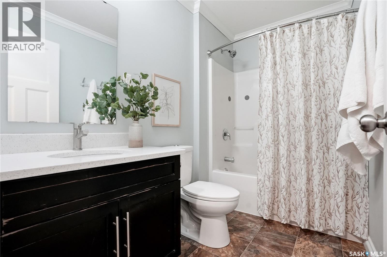 409 225 Hassard Close, Saskatoon, SK - Indoor Photo Showing Bathroom