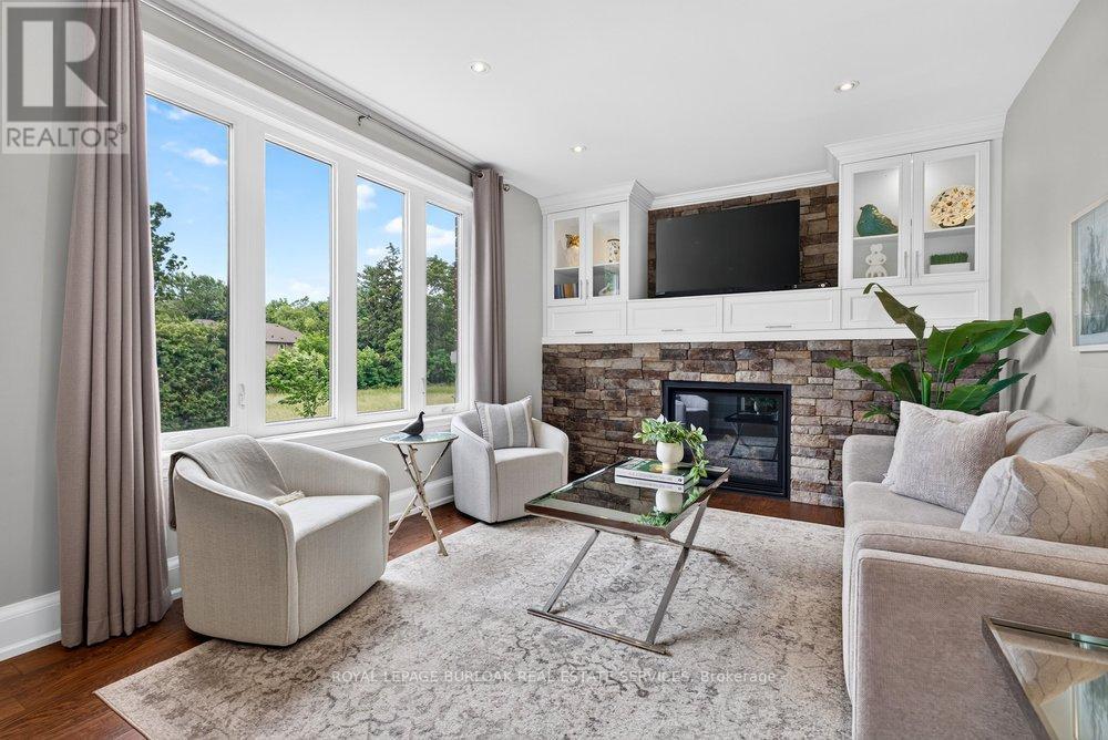 2470 Applewood Drive, Oakville, ON - Indoor Photo Showing Living Room With Fireplace