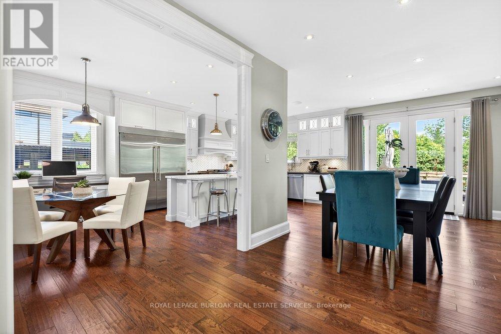 2470 Applewood Drive, Oakville, ON - Indoor Photo Showing Other Room