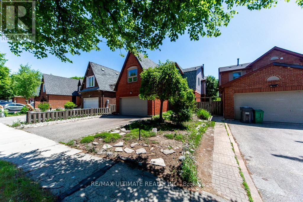 3 Aron Drive, Brampton, ON