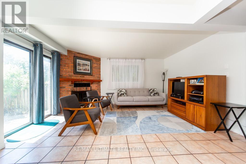 3 Aron Drive, Brampton, ON