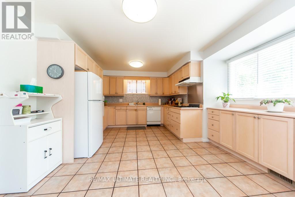 3 Aron Drive, Brampton, ON