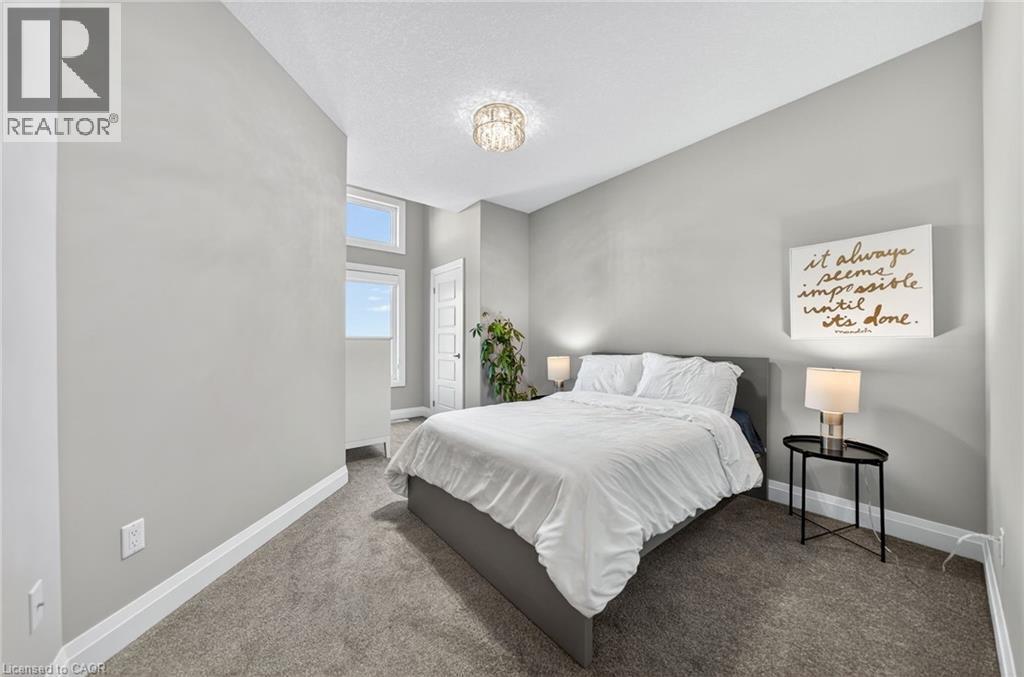 243 Grey Silo Road Unit# 11, Waterloo, ON - Indoor Photo Showing Bedroom