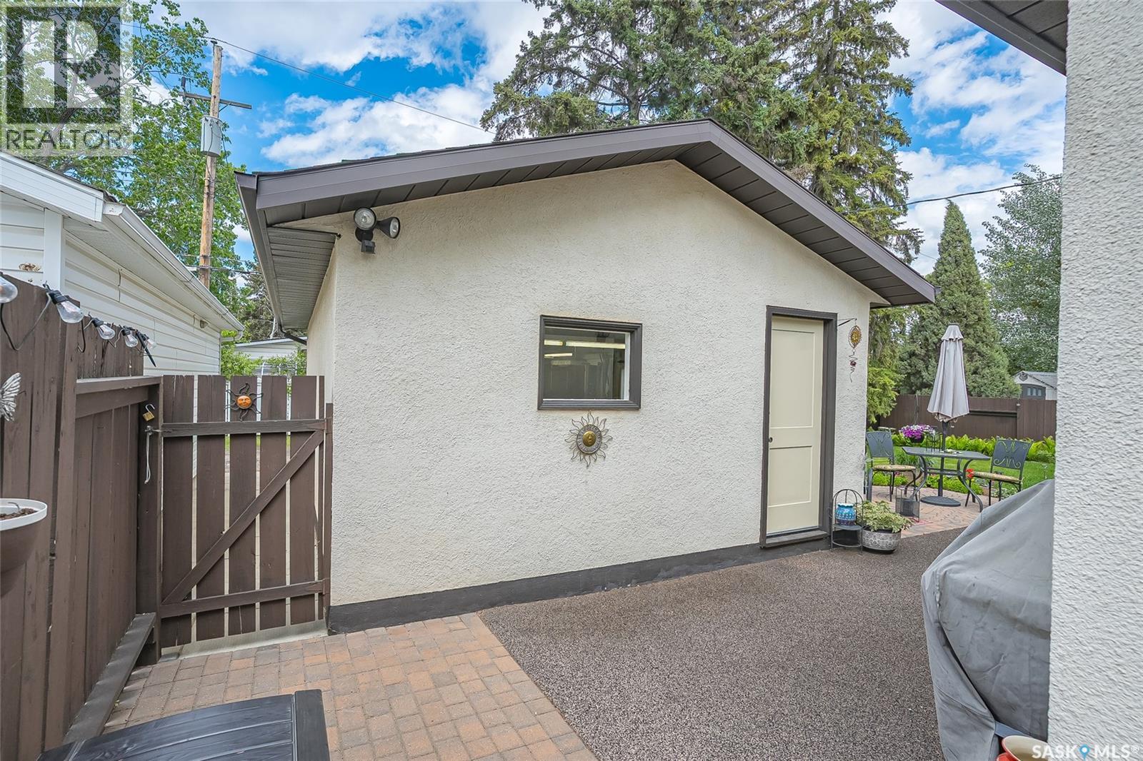 814 Arlington Avenue, Saskatoon, SK