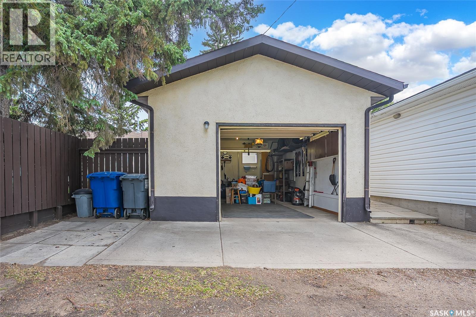814 Arlington Avenue, Saskatoon, SK