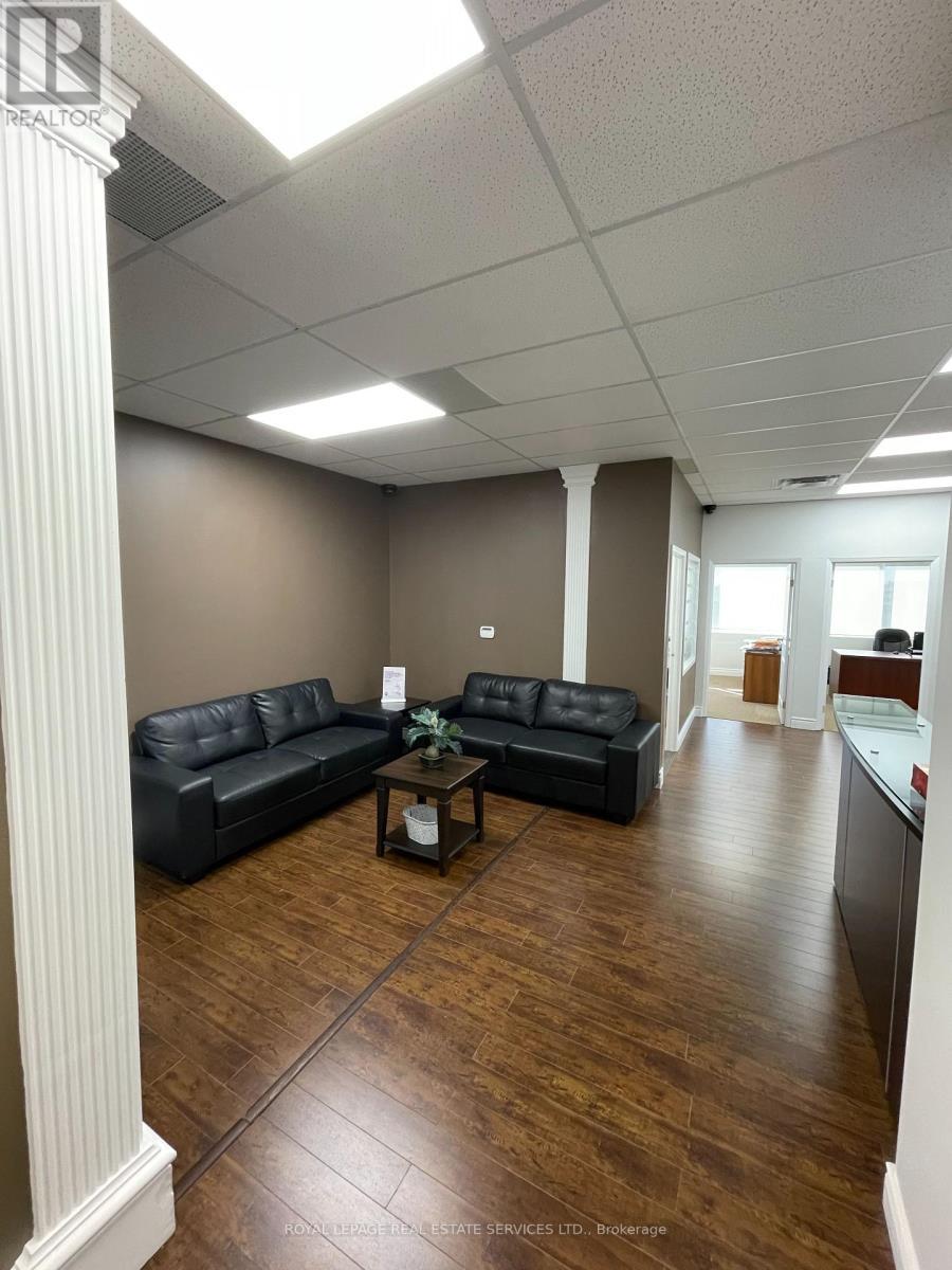 411 - 9140 Leslie Street, Richmond Hill, ON