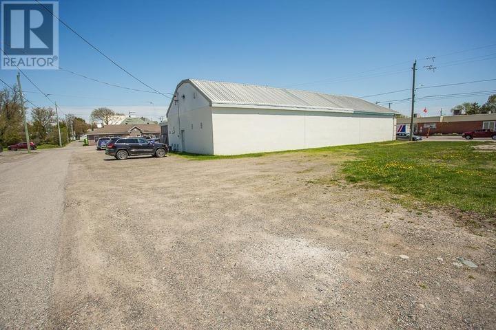 182 & 184 Main St, Thessalon, ON